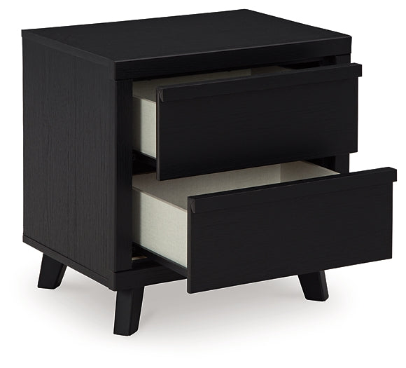 Danziar  Panel Bed With Mirrored Dresser And 2 Nightstands