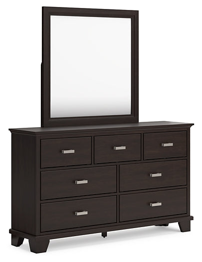 Covetown  Panel Bed With Mirrored Dresser And 2 Nightstands