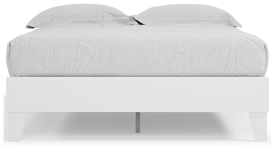 Piperton  Platform Bed With Dresser, Chest And Nightstand