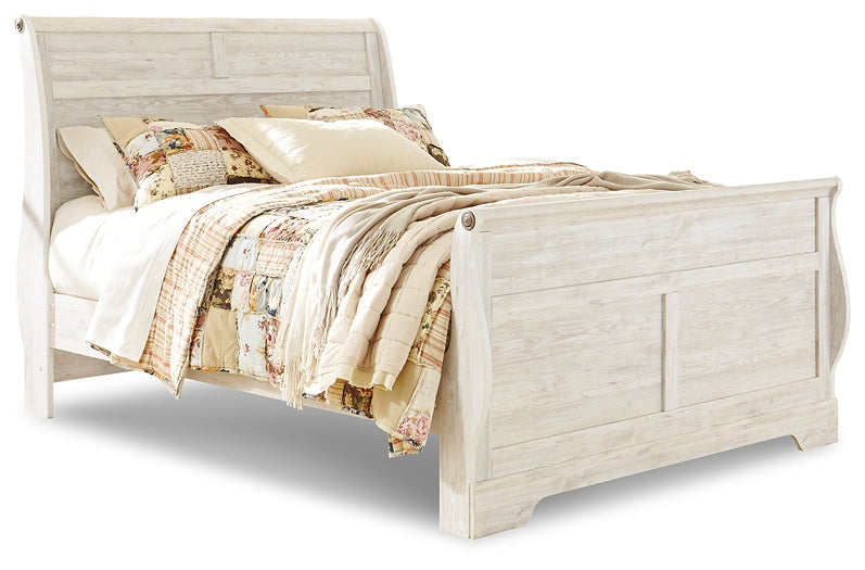 Willowton  Sleigh Bed With Mirrored Dresser, Chest And 2 Nightstands