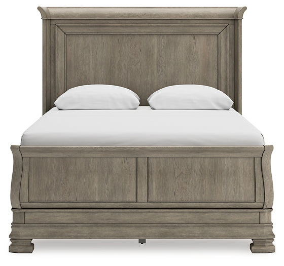 Lexorne  Sleigh Bed With Mirrored Dresser