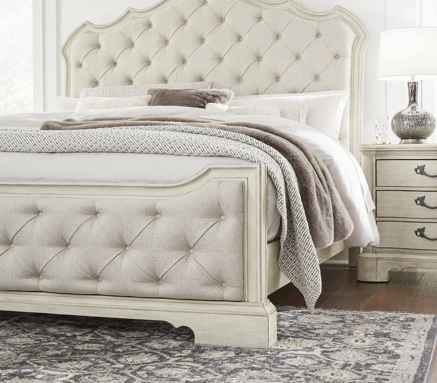 Arlendyne  Upholstered Bed With Mirrored Dresser, Chest And 2 Nightstands