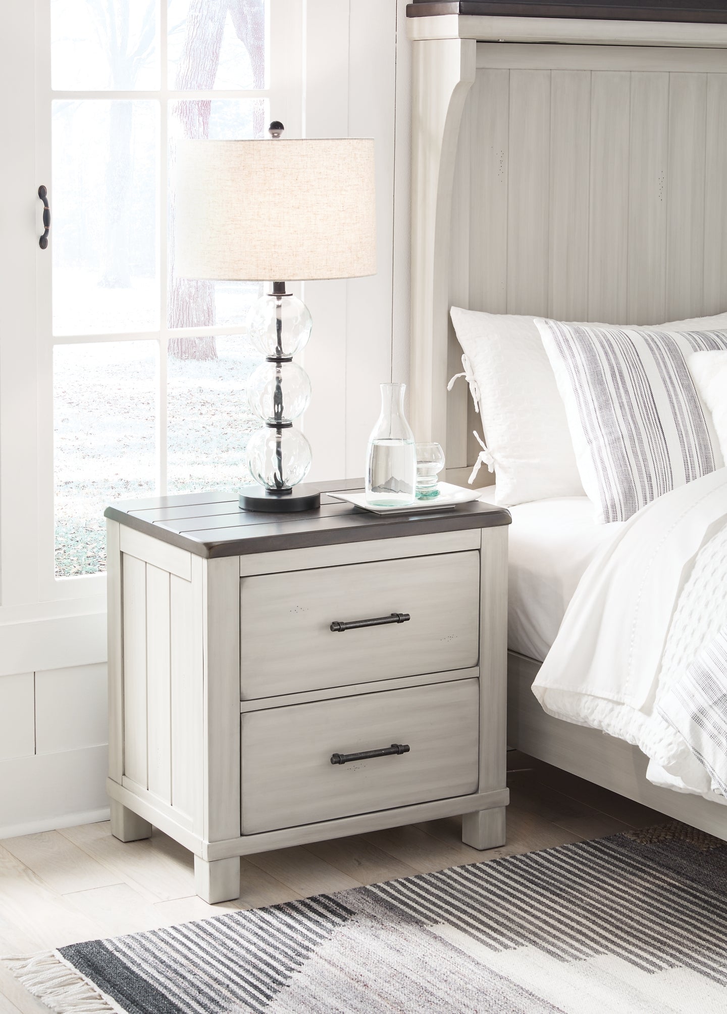 Darborn California  Panel Bed With Mirrored Dresser, Chest And Nightstand